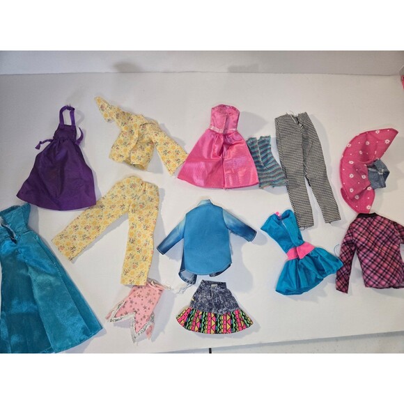 Lot of DAMAGED Doll Clothes Barbie Ken Skipper Holes Missing Straps - Picture 4 of 6